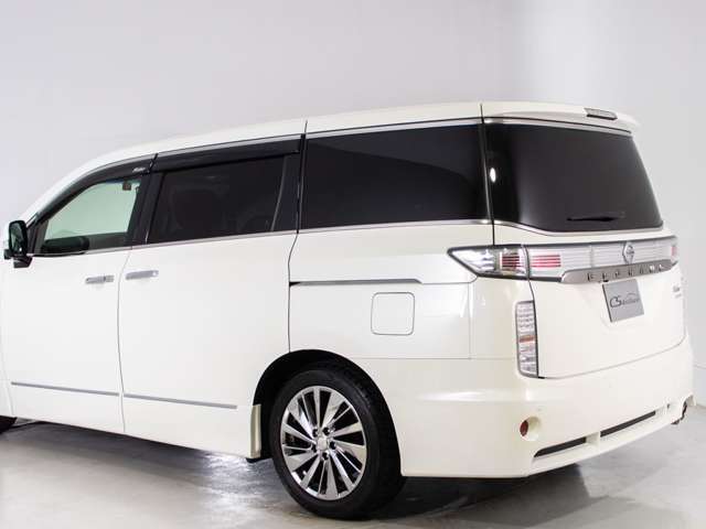 ★ボディーカラーは新車時からの純正色です！色替え車・オールペイント車両ではございません。