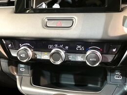 【シートヒーター】寒い日に重宝するシートヒーター！エアコンより早く温まってくれるので寒がりの人も安心ですね♪エアコンの温風は乾燥するから苦手、という方にもをおすすめです。