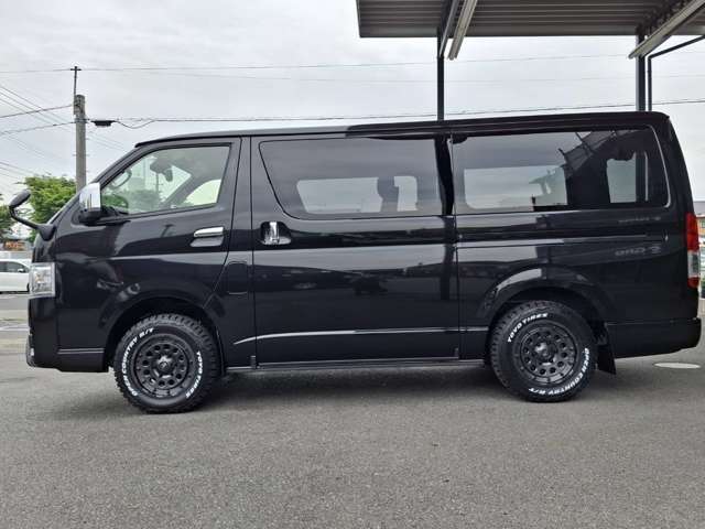4WD/寒冷地仕様/両側パワースライドドア/BIG-Xナビ/パノラミックビューモニター/デジタルインナーミラー/ETC/社外16inアルミ/ベッドキット/TRDエアロ/TRDマッドフラップ