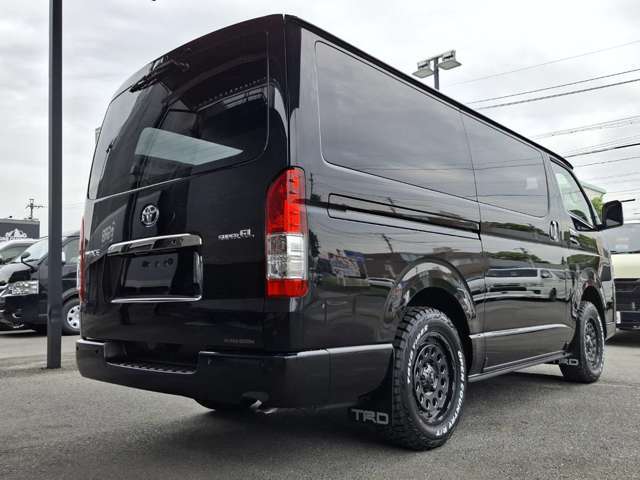 4WD/寒冷地仕様/両側パワースライドドア/BIG-Xナビ/パノラミックビューモニター/デジタルインナーミラー/ETC/社外16inアルミ/ベッドキット/TRDエアロ/TRDマッドフラップ