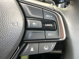 【アダプティブクルーズコントロール】高速道路での長距離走行が楽に！！自動で速度を保つクルーズコントロールが、衝突軽減システムと連携し、前方の車両を感知して車間を保つように速度調節してくれます！！