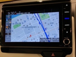 アップルカープレイ対応ギャザズナビ搭載です。知らない道も安心ですね！