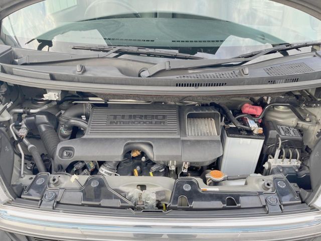 親切・丁寧な専門メカニックスタッフが応対！・車検・点検整備・事故等の修理などアフターサービスも安心。お車のカスタマイズもネクステージのサービススタッフまでご相談ください！