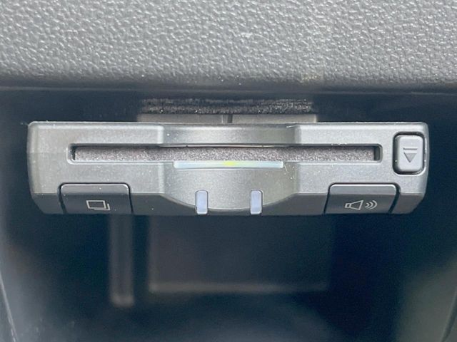 【ETC】高速道路の料金所をストレスなく通過！話題のスポットやサービスエリアに多い「スマートIC」利用時は必須のアイテムです。当店でセットアップを実施、ご納車当日からすぐにご利用いただけます！