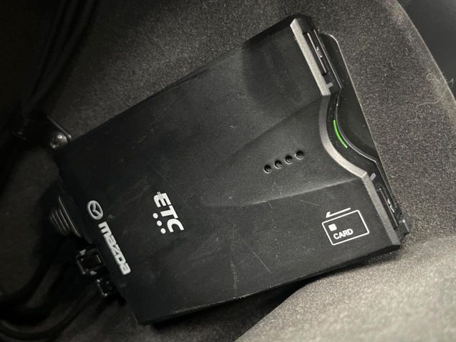 【ETC】高速道路の料金所をストレスなく通過！話題のスポットやサービスエリアに多い「スマートIC」利用時は必須のアイテムです。当店でセットアップを実施、ご納車当日からすぐにご利用いただけます！
