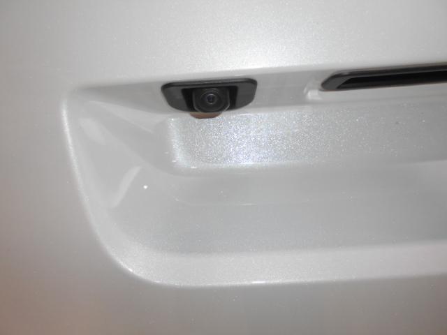 ダイハツ純正ナビ用全方位カメラが装着されております。純正ナビ装着時、ナビ画面にカメラの映像が映ります。（ナビは別売になります。）