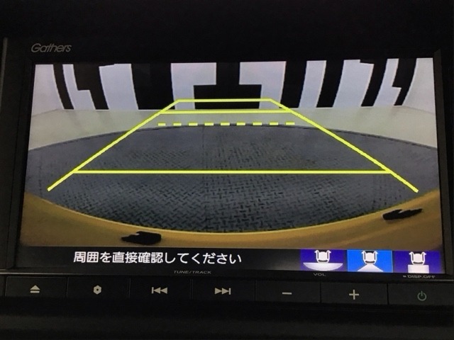 バックカメラ付きで後方の確認も安心です！スムーズな駐車・車庫入れをサポートいたします！
