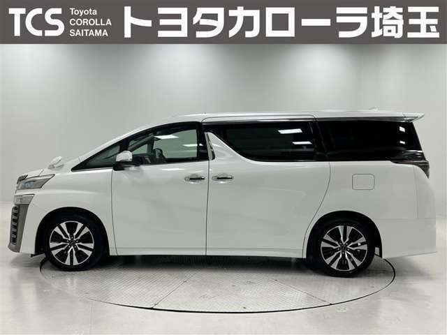 LEDヘッドライトとAHB（オートマチックハイビーム）付！夜間走行時の危険を早期発見できるなどの安心感につながる装備です！