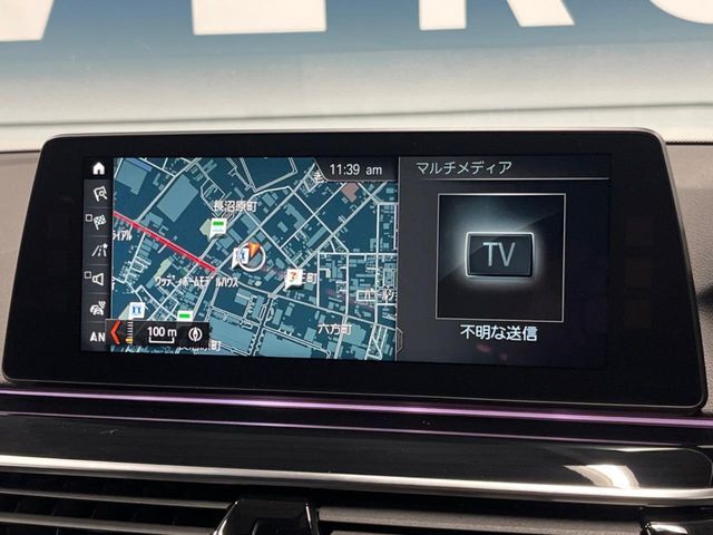 ●純正ナビ:一体感のあるナビは、高級感ある車内を演出してくれます。オーディオ機能も充実しておりますので、運転もより楽しめます♪