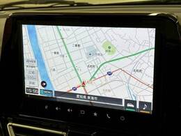 純正マルチナビゲーション搭載。DVDの再生、フルセグTV、Bluetoothお楽しみいただけます。