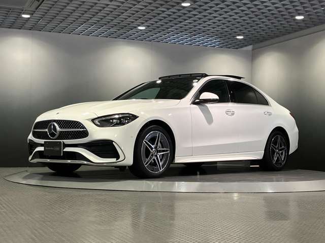 メルセデスの認定中古車には、経験豊富なメカニックが最大100項目にも及ぶ点検・整備項目が設定されています。