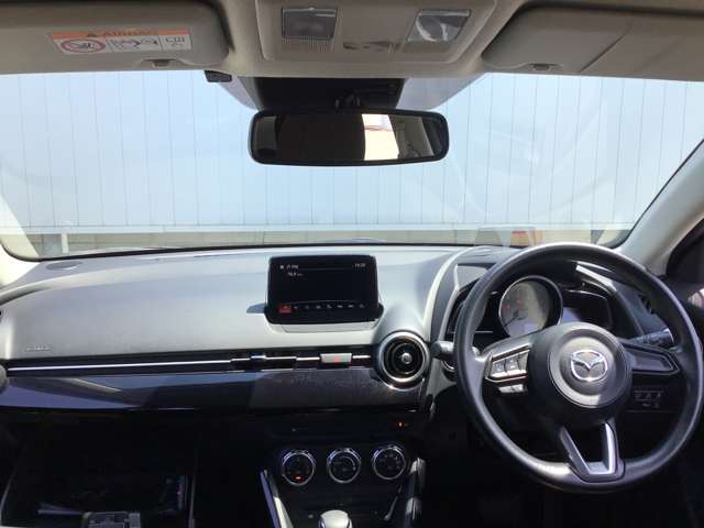 広々とした車内空間は落ち着いた雰囲気があり、快適にお過ごし頂けます。