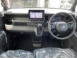 【インパネ全体】全方位で視界が広く、高い目線で運転もしやすいです！