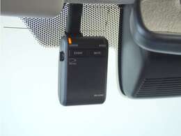 ◆ドライブレコーダー◆映像・音声などを記録する自動車用の装置です。　もしもの事故の際の記録はもちろん、旅行の際の思い出としてドライブの映像を楽しむことができます。