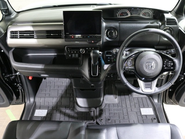 使いやすいレイアウトのダッシュボード周辺です。