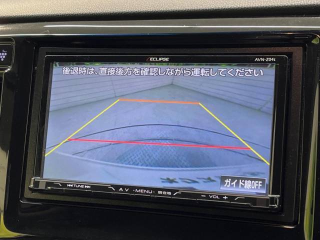 【バックカメラ】駐車時に後方がリアルタイム映像で確認できます。大型商業施設や立体駐車場での駐車時や、夜間のバック時に大活躍！運転スキルに関わらず、今や必須となった装備のひとつです！