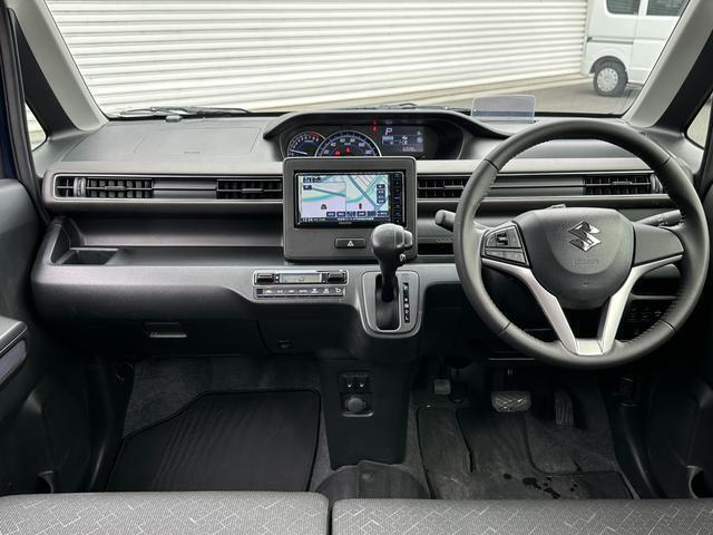 シンプルなデザインのインパネ周りで操作もしやすいです♪