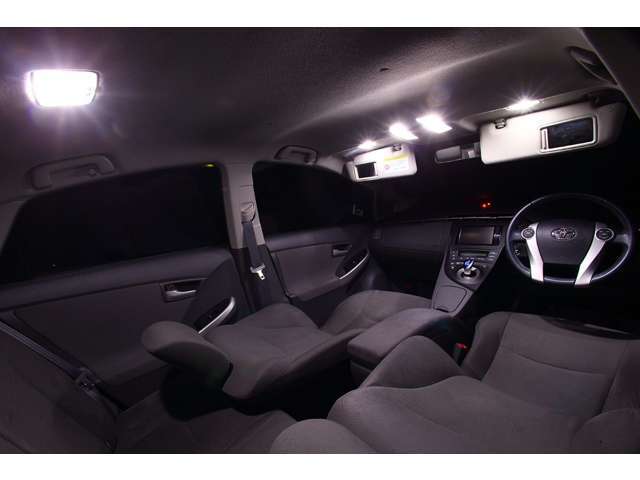 ポジションランプ・ナンバー灯・室内灯をLEDに交換するプランです☆明るくて低消費電力で車のバッテリー消費を抑えてくれます☆