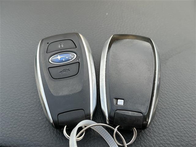 納車前に内外装のクリーニングをいたします。各種コーティング（別途有料）もご用意しておりますので、是非ご相談ください。