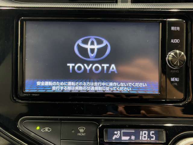 【純正SDナビ】ナビ利用時のマップ表示は見やすく、純正品ならではの一体感のある内装になります。いつものドライブがグッと楽しくなります！