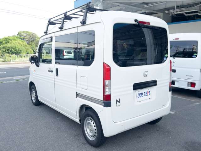 軽自動車から特殊、大型まで多彩な車種を扱っております。気になるお車やお探しのお車がございましたら、一度ご連絡ください。ホームページ　http：//www.jobcars.jp　TEL　072-852-