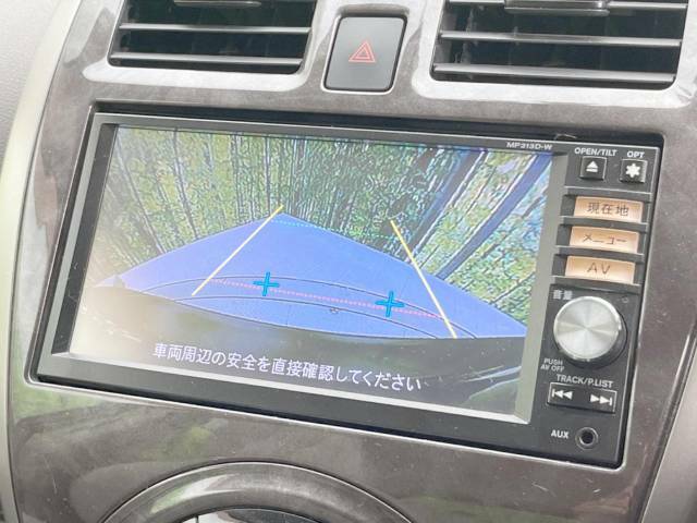 【バックカメラ】駐車時に後方がリアルタイム映像で確認できます。大型商業施設や立体駐車場での駐車時や、夜間のバック時に大活躍！運転スキルに関わらず、今や必須となった装備のひとつです！