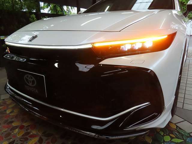 ■LEDフロントターンランプ ■ヘッドランプクリーナー内蔵 ■AHSアダプティブハイビームシステム搭載