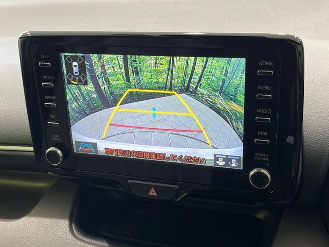 【バックカメラ】駐車時に後方がリアルタイム映像で確認できます。大型商業施設や立体駐車場での駐車時や、夜間のバック時に大活躍！運転スキルに関わらず、今や必須となった装備のひとつです！