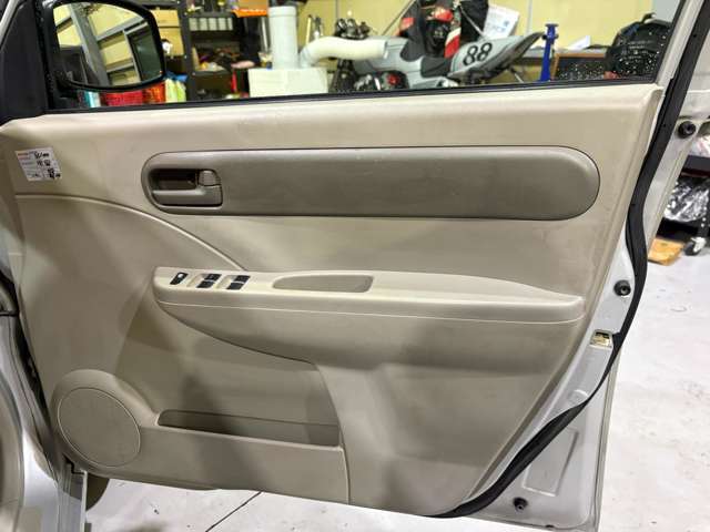★88works★　の掲載車をご覧頂きまして誠にありがとうございます。どんな些細なことでもお気軽にお問い合わせください♪　皆様からのご連絡、ご来店をスタッフ一同心よりお待ちしております♪