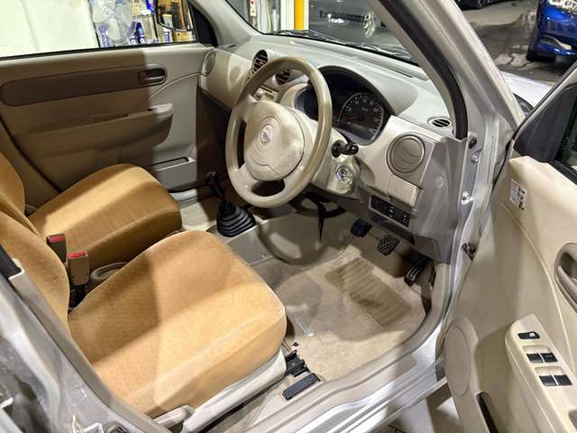 ★88works★　ではどんなお車にも1カ月、1，000キロの保証を付けさせて頂きます！更に手厚い保証をご希望の方はグー保証をお付けすることも可能ですので、お気軽にお問合せください！