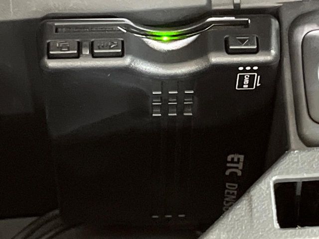 【ETC】高速道路の料金所をストレスなく通過！話題のスポットやサービスエリアに多い「スマートIC」利用時は必須のアイテムです。当店でセットアップを実施、ご納車当日からすぐにご利用いただけます！