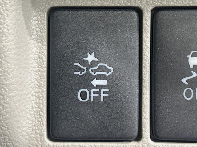 【スマートアシスト】走行中に前方の車両等を認識し、衝突しそうな時は警報とブレーキで衝突回避と被害軽減をアシスト。より安全にドライブをお楽しみいただけます。