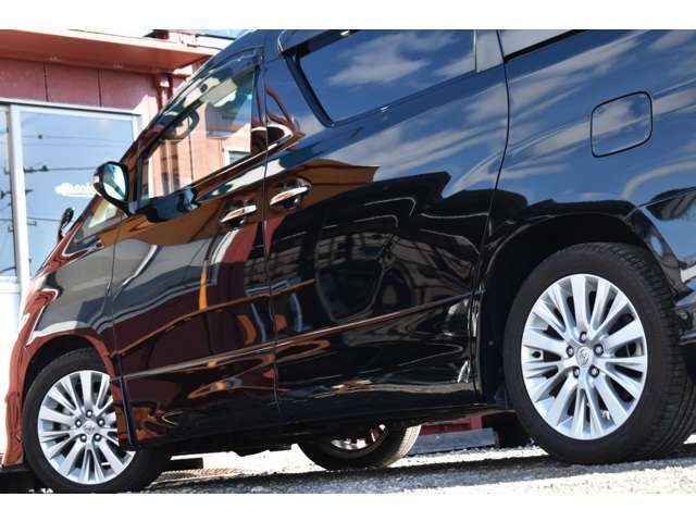 ホイール塗装も承っておりますので、お気軽にご相談ください♪　☆公式LINEは、＠261hiixlでの検索もしくは、公式アカウント検索で“ソレーデ”とご入力下さい☆