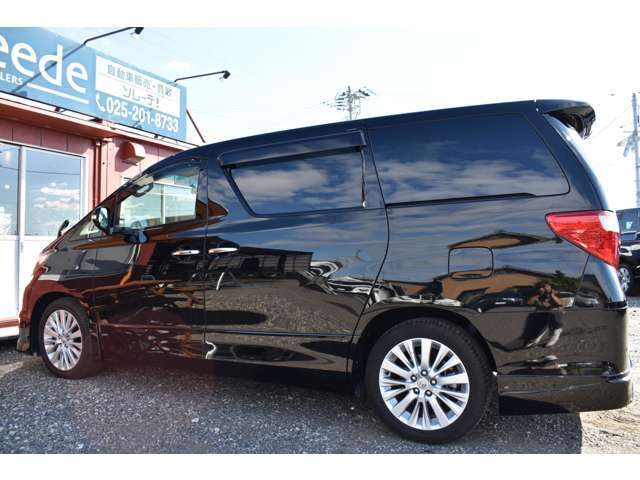 ブラックのボディは艶も存分にございます♪　☆ご遠方につきご来店が難しいお客様でも、LINEやメールにてより詳細なお写真や動画をお送りさせて頂きます☆