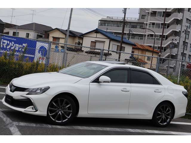 店舗事務所は住宅街に有り鉄骨3階建ての一階になります。タイル貼りの壁面に看板がついていますが少し判り難いかもしれません。近くまで来てるけどわからないと言う方は、お気軽にお電話下さいお待ちしております♪