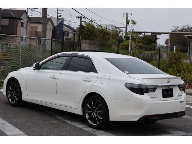 定休日や、年末年始等の長期休暇時期でも、遠慮なくご連絡ください。留守でなければ対応します。夜遅いのも朝早いのも大丈夫です。道路の空いてる時間にお越しください。（元旦だけは、お休みをください！）　笑