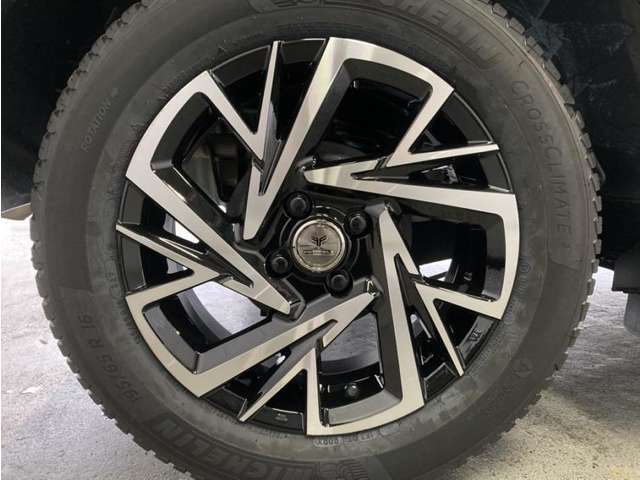 新品アルミホイールとミシュランのオールシーズンタイヤCROSS CLIMATE2を装着！