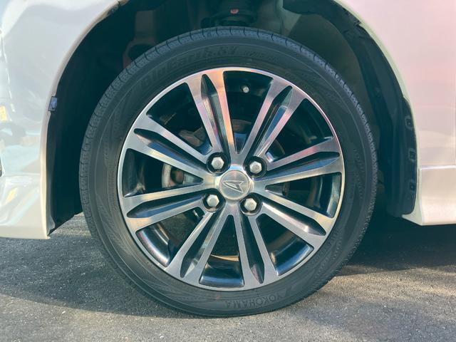 静岡ダイハツでは、メーカーの技術認定を受けたプロの整備士が整備を実施いたします。目に見えない部分までしっかりと点検するので安心です。