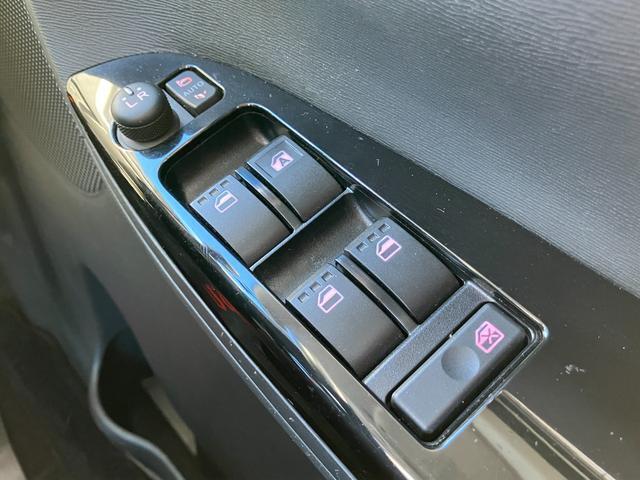 ご納車前には、法定12ヶ月点検相当の点検を実施いたします。プロの整備スタッフが点検をするので、安心して中古車にお乗りいただけます。