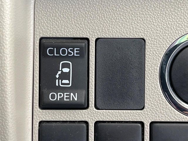 【パワースライドドア】スマートキーや運転席のスイッチでスライドドアの開閉が可能♪電動だから力を入れてドアを開ける必要が無く、小さいお子様でも、重い荷物を持っている時もラクに開け閉めできます♪