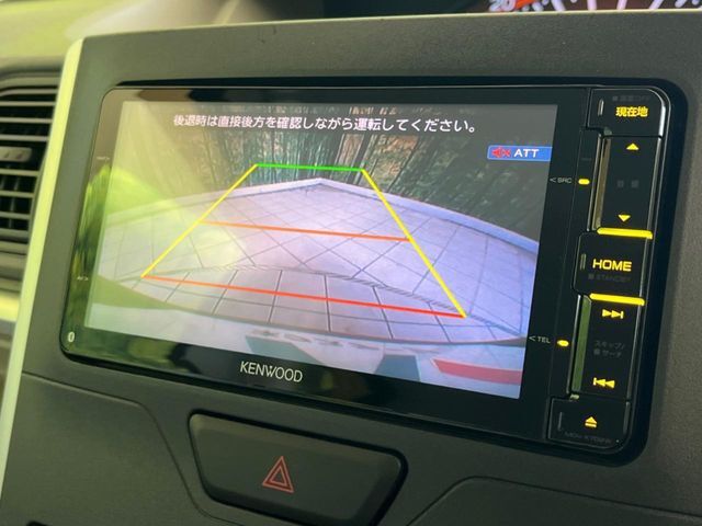 【バックカメラ】駐車時に後方がリアルタイム映像で確認できます。大型商業施設や立体駐車場での駐車時や、夜間のバック時に大活躍！運転スキルに関わらず、今や必須となった装備のひとつです！