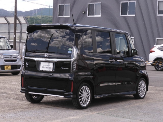 車両本体価格以外に必要な諸費用を含めたお支払い総額で検討して下さい！車両価格は安いけど諸費用が高い！なんてことにならないように当店は購入に必要な金額＝総額を表示しております！