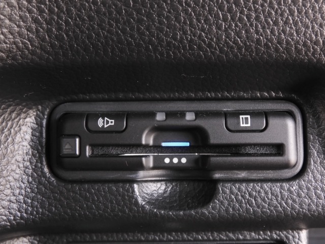 今や必需品の◆ETC車載器　装備車◆　有料道路を利用する際にスムースに通過でき、わずらわしい料金支払いから開放されます！