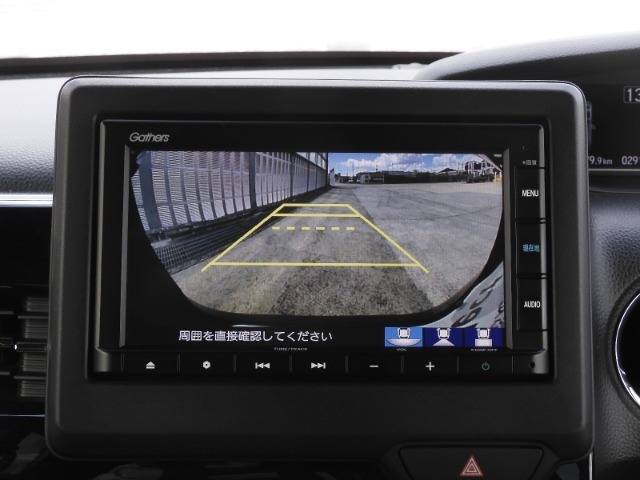 ◆バックカメラ◆リバースにするだけで映ります、後方の安全確認や、狭い駐車場での車庫入れ、雨の日や夜間など視界の悪い時に便利です！安全にバックする為には欠かせない装備です。