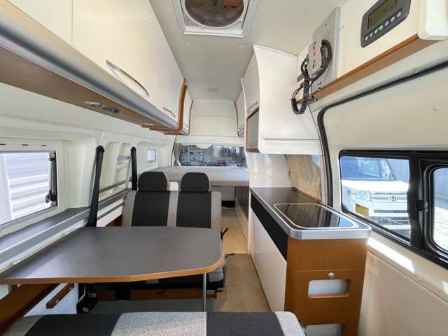 乗車7名　就寝5名　長さ538cm幅194cm高さ258cm