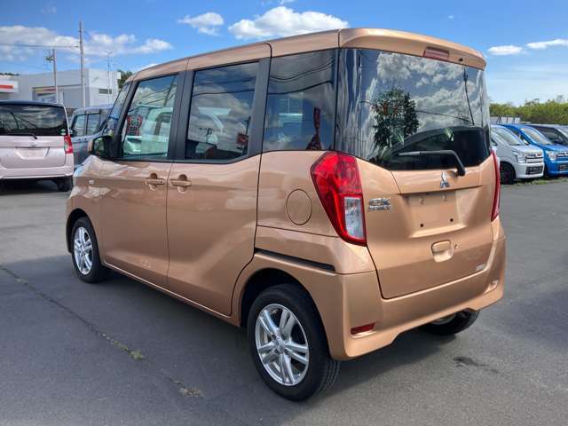 国交省の代わりに車検認定ができる「陸運局指定工場」の資格をもっており、熟練の整備士や国家資格を持った整備士が揃ってます！