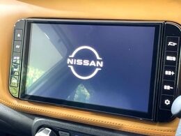 【純正9型ナビ】人気の純正ナビを装備しております。ナビの使いやすさはもちろん、オーディオ機能も充実！キャンプや旅行はもちろん、通勤や買い物など普段のドライブも楽しくなるはず♪