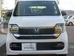 ハロゲンより明るく、より遠くまでさらなる安心感のあるLEDヘッドライトを採用。点灯忘れも防止できるオートライトコントロール機構付きです。