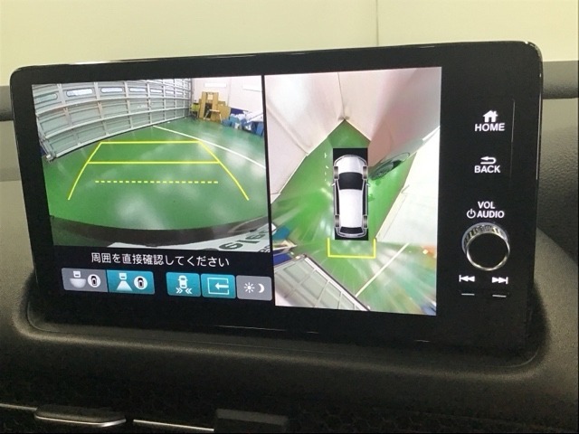 ガイドライン付きバックモニターで車庫入れも安心。知らない道でも安心して楽しくお出かけができます