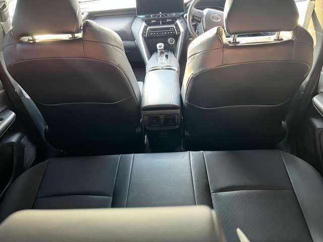 運転席・助手席の俯瞰視点です！乗った際のイメージが湧きますね！